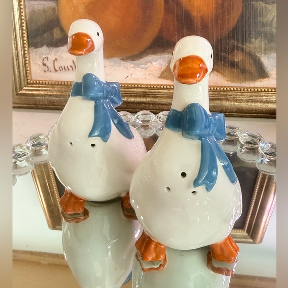 Vintage Goose Salt and Pepper Shakers - Picture 4 of 11
